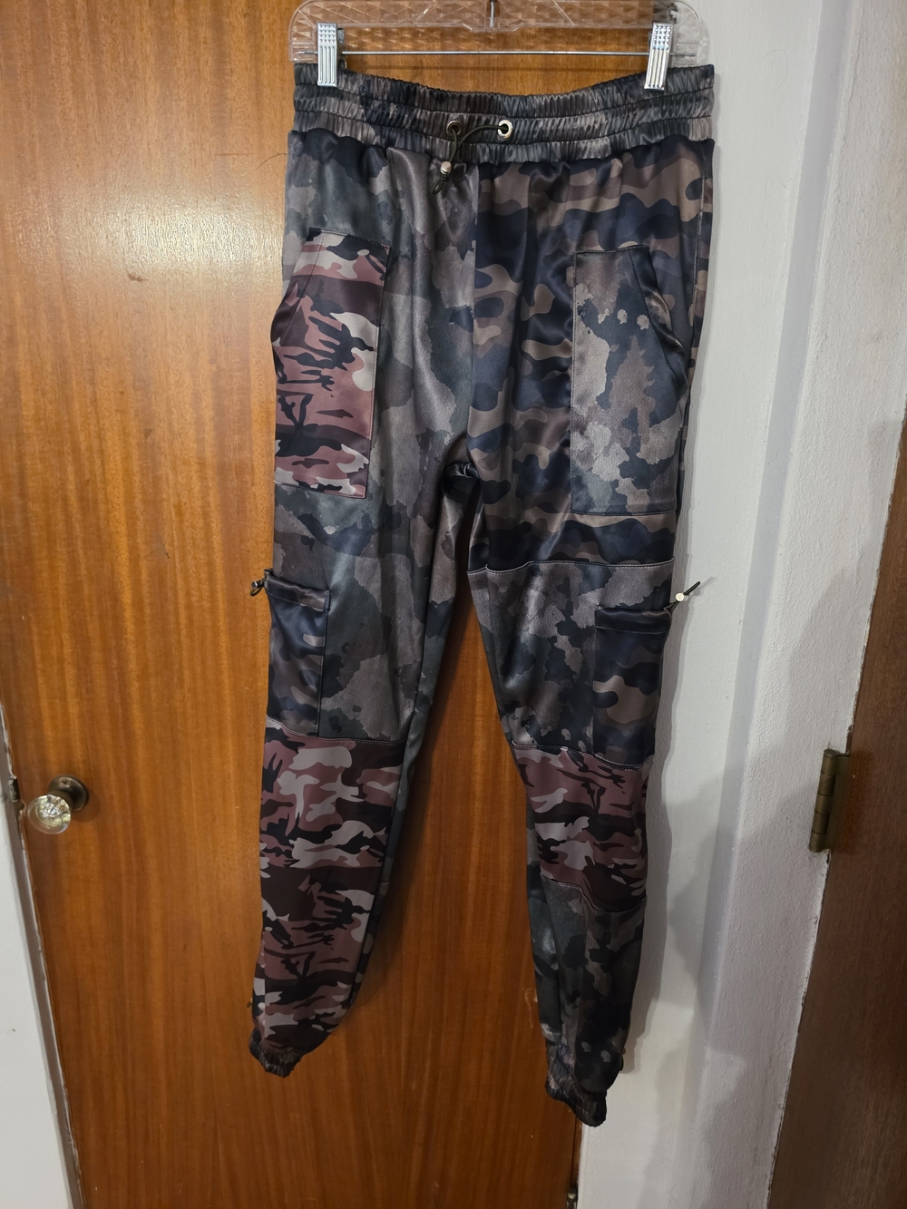 AKIRA Women's Camouflage Cargo Joggers - Black & Brown